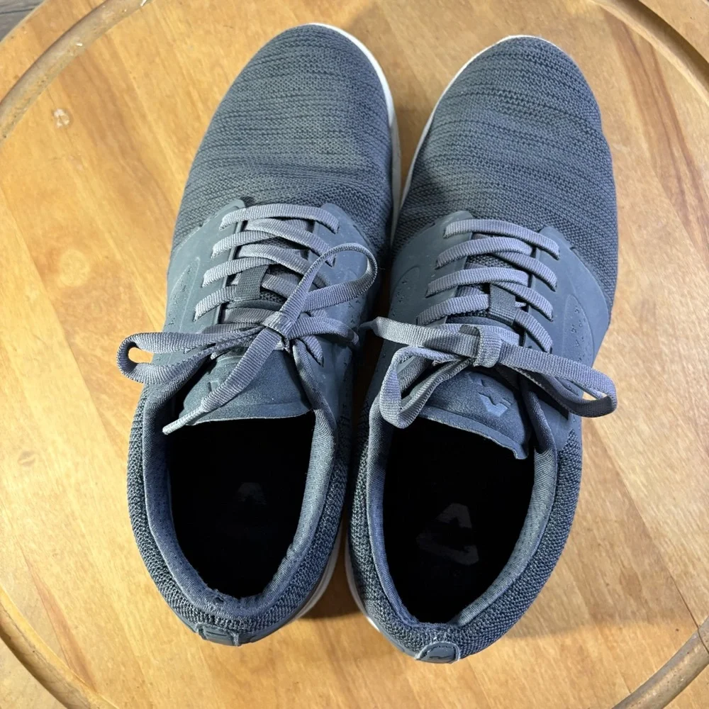 Travis Matthew‎ Cuater The Moneymaker Spike-less Golf Shoes Men’s 9 Gray Lace-Up